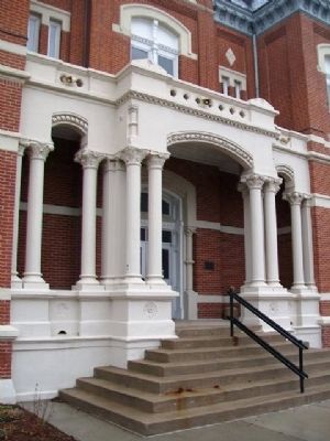 Nodaway County Courthouse West Entrance image. Click for full size.