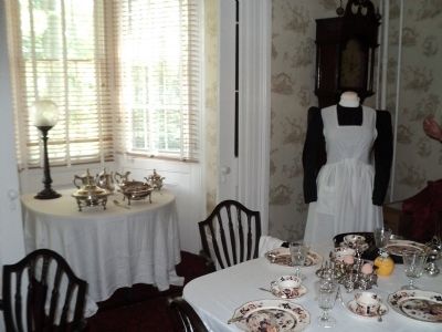 Victorian Parlor image. Click for full size.