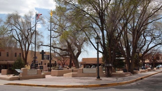 Don Fernando de Taos Plaza and Three Markers image. Click for full size.