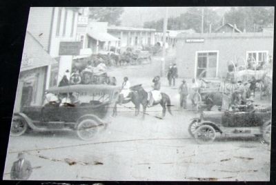 Close-Up of Uncaptioned Photo Reproduced on Marker. Click for full size. Close-Up of Uncaptioned Photo Reproduced on Marker image. Click for full size.