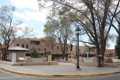 Taos Plaza Entrance and Three Markers image. Click for full size.