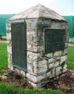 32nd and 44th U.S. Volunteer Infantries Monument image. Click for full size.