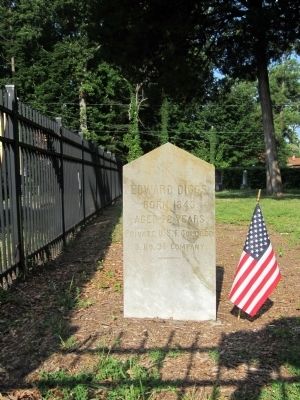 Pvt. Edward Diggs gravesite image. Click for full size.