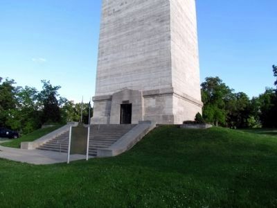 Marker near entrance to Jefferson Davis Monument. Click for full size. Marker near entrance to Jefferson Davis Monument image. Click for full size.