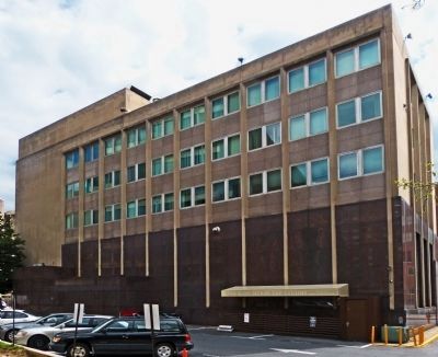 SunTrust Bank Building. Click for full size. SunTrust Bank Building image. Click for full size.