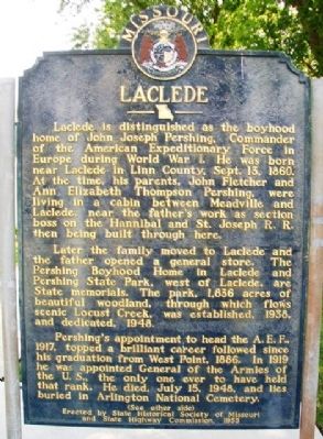 Laclede Marker (front) image. Click for full size.