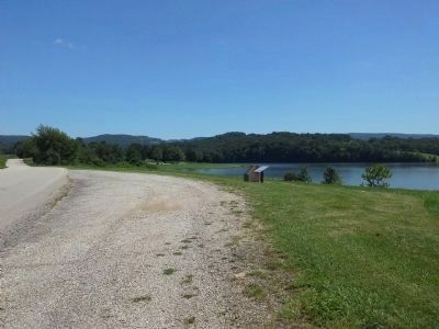 Facing SE along Mudd School Road image. Click for full size.