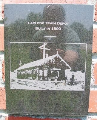 Laclede Train Depot Marker on Laclede Monument image. Click for full size.