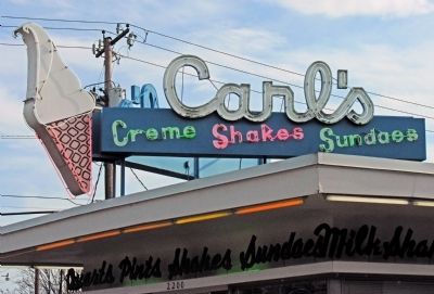Carl's Creme Shakes Sundaes image. Click for full size.