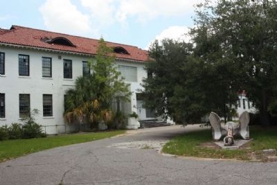 Charleston Naval Hospital Historic District Main Building seen today image. Click for full size.