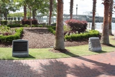 Beaufort South Carolina Tricentennial Plaques 3 and 4 image. Click for full size.