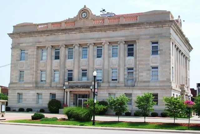 Livingston County Courthouse (west facade) image. Click for full size.