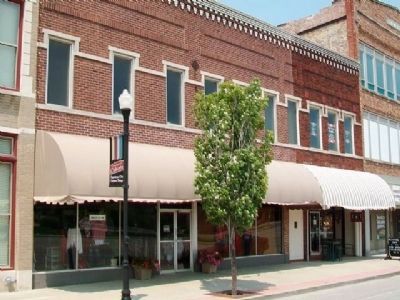 608-612 Washington Street. Click for full size. 608-612 Washington Street image. Click for full size.