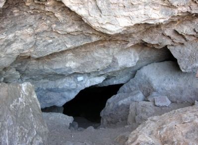 Entrance to Lovelock Cave image. Click for full size.