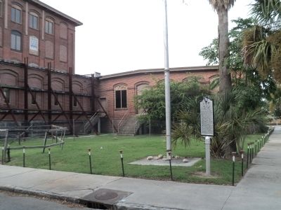 “We Shall Overcome” Marker in Charleston image. Click for full size.