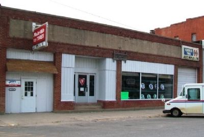 Site of the 1883 Trial of Frank James Marker. Click for full size. Site of the 1883 Trial of Frank James Marker image. Click for full size.