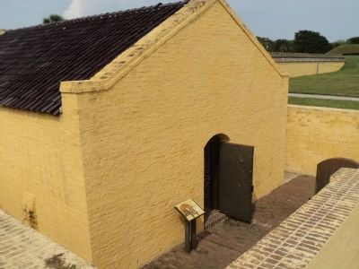 Marker in Fort Moultrie image. Click for full size.