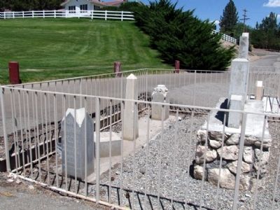 Headstones behind the Marker image. Click for full size.