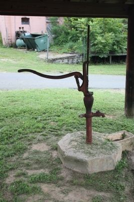Old Town Pump image. Click for full size.