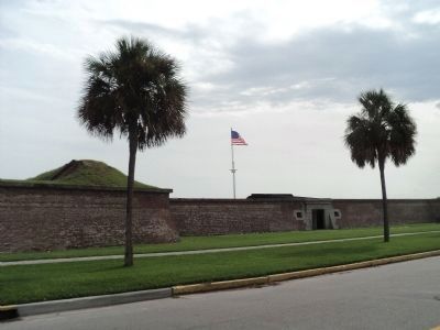 Fort Moultrie image. Click for full size.