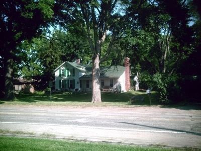 Gillett - Beer marker and house image. Click for full size.