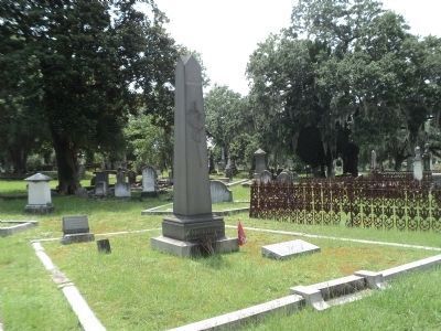 Marker at Magnolia Cemetery image. Click for full size.