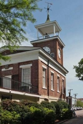 The Rice Museum Marker, far right, next to the Kaminski Building, as mentioned, near Front Street image. Click for full size.