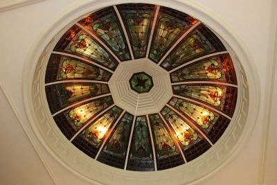 Inside view of the dome that was added during the 1909 remodeling. image. Click for full size.