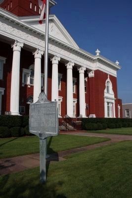 Lee County Courthouse Marker (side a) image. Click for full size.