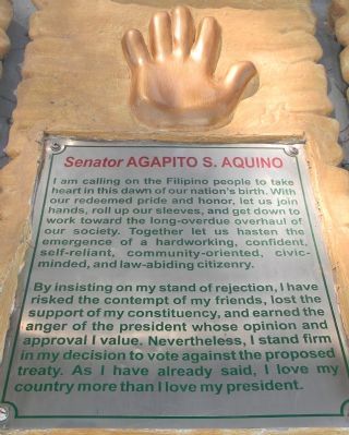<i>Inang Laya</i> Monument: The Hand of Sen. Agabito S. Aquino image. Click for full size.