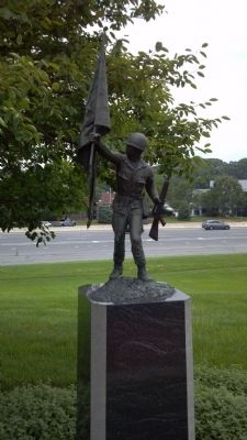 Vietnam Memorial Statue. Click for full size. Vietnam Memorial Statue image. Click for full size.