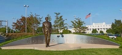 Ronald Reagan Memorial image. Click for full size.