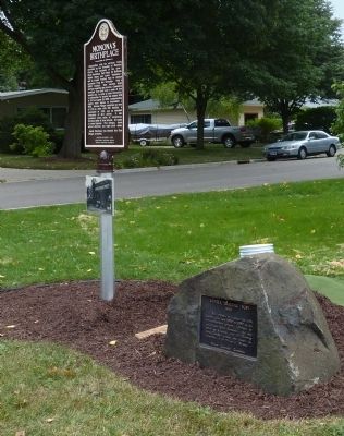 Monona�s Birthplace / Monona's History Marker image. Click for full size.