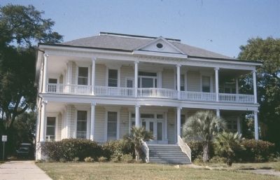 House before Katrina destroyed it. image. Click for full size.
