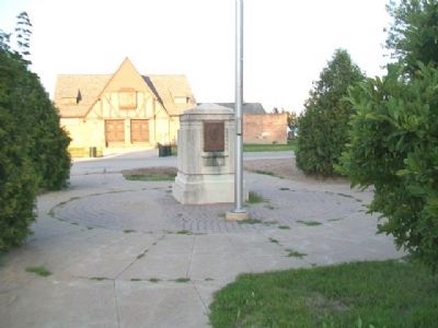 Simmons Island Park Monument. Click for full size. Simmons Island Park Monument image. Click for full size.