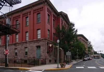 Wide view of the Pottsville Maroons Marker image. Click for full size.