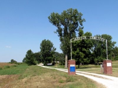 Entrance and driveway to Jackson Cemetery image. Click for full size.