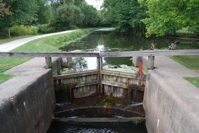 Ohio and Erie Canal Lock 4 Gate. Click for full size. Ohio and Erie Canal Lock 4 Gate image. Click for full size.