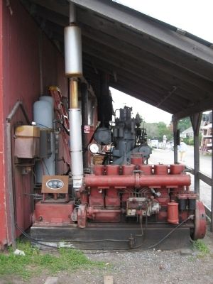 Lathrop D-90 Diesel Engine image. Click for full size.