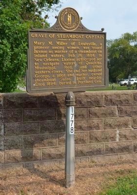 Wide View - - Grave of Steamboat Captain Marker image. Click for full size.