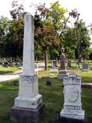 Headstones in older section<br>of Lakeview Cemetery image. Click for full size.