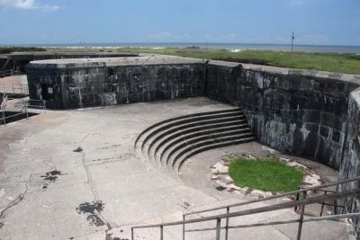 Battery Duportail's west 12-inch gun pit. image. Click for full size.