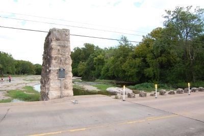The Round Rock Marker (facing east) image. Click for full size.