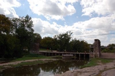 Wide-area view of the Round Rock looking West. image. Click for full size.