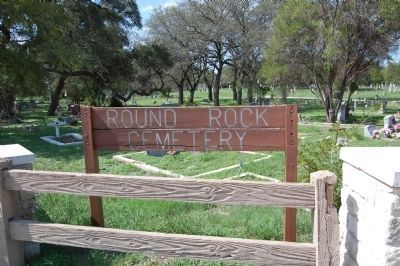 Round Rock Cemetery. Click for full size. Round Rock Cemetery image. Click for full size.