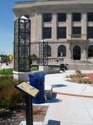 Racine City Hall and Marker image. Click for full size.