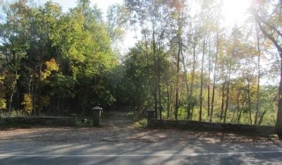 Entrance to Drewsclift Cemetery. image. Click for full size.
