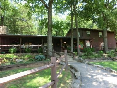 The Cumberland Caverns shop. image. Click for full size.