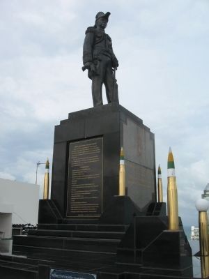 Admiral Krom Luang Jumborn Khet Udomsakdi Monument image. Click for full size.