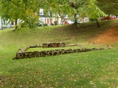 Foundation of the Frame Slave Quarters image. Click for full size.